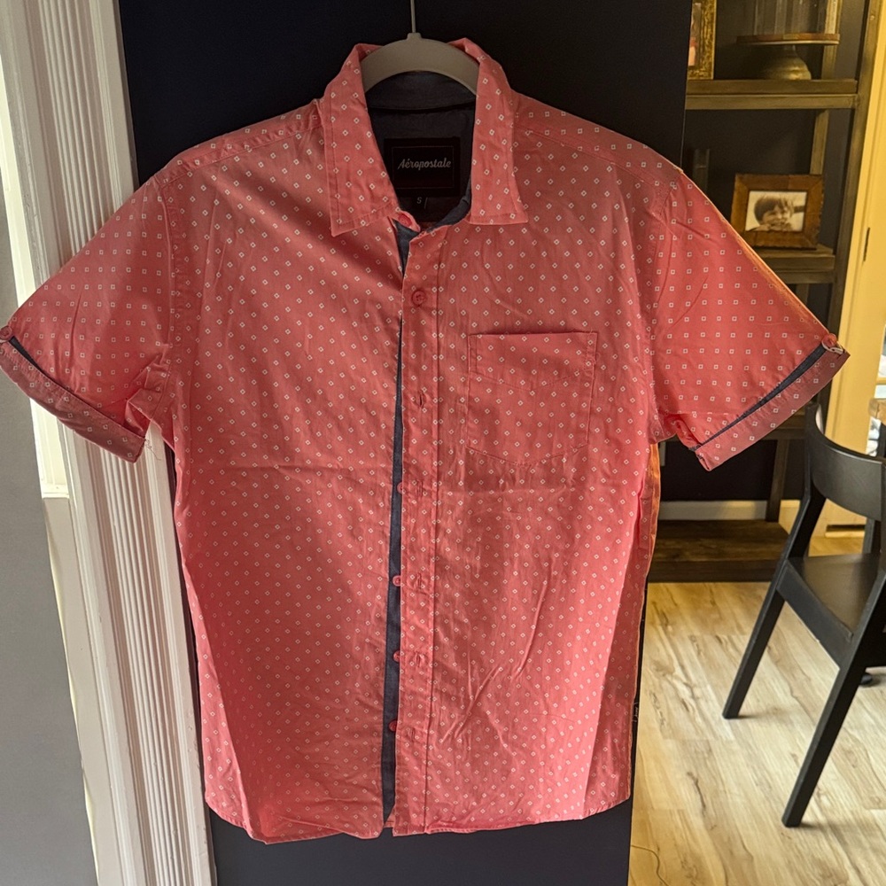 Aeropostale Men’s Coral Short-Sleeve Button-Up Shirt with Navy Trim